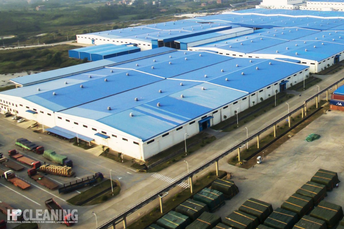 Large commercial warehouse and distribution building